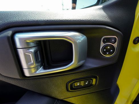 Used 2023 Jeep Wrangler Unlimited Sahara w/ Cold Weather Group image 10