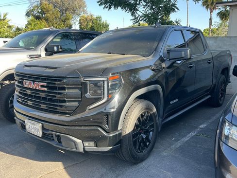 Used 2022 GMC Sierra 1500 Elevation AWD/4WD image 2