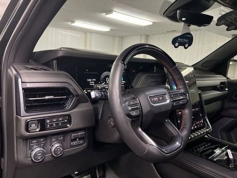 Certified 2025 GMC Yukon AT4 Ultimate w/ LPO, Floor Liner Package AWD/4WD image 10