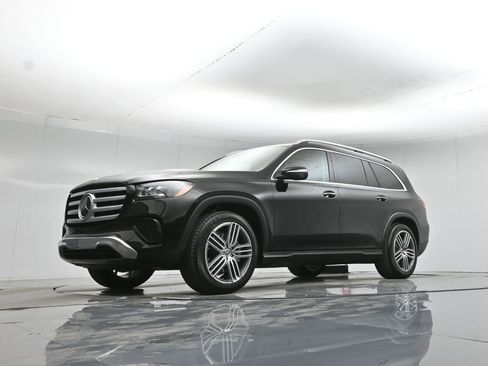 Used 2024 Mercedes-Benz GLS 450 4MATIC image 48