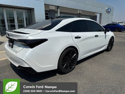 Used 2019 Toyota Avalon Touring w/ Advanced Safety Package FWD image 6