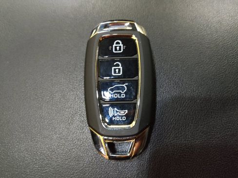 Used 2020 Hyundai Santa Fe Limited FWD image 32