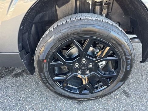 New 2025 Ford Maverick XLT w/ XLT Luxury Package image 12