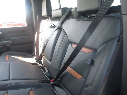 Used 2022 GMC Sierra 3500 AT4 w/ AT4 Preferred Package AWD/4WD image 22
