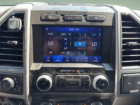 Used 2019 Ford F150 Lariat w/ Equipment Group 502A Luxury AWD/4WD image 26