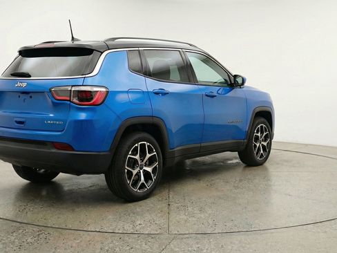 Used 2025 Jeep Compass Limited image 9