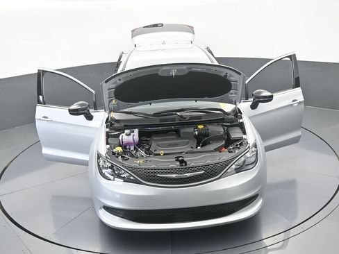 New 2026 Chrysler Voyager LX image 68