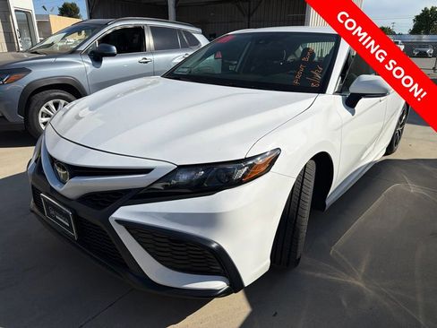 Certified 2024 Toyota Camry SE FWD image 3