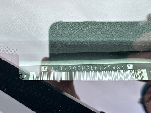 Used 2014 GMC Sierra 2500 SLE w/ SLE Preferred Package image 8