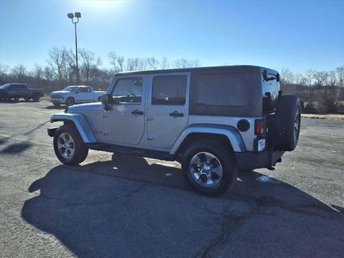 Used 2018 Jeep Wrangler Unlimited Sahara image 29