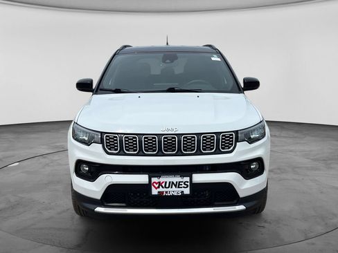 Used 2025 Jeep Compass Limited AWD/4WD image 4