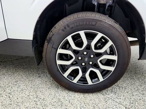 Used 2024 Ford Maverick Lariat AWD/4WD image 9