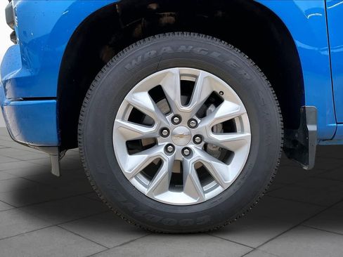 Used 2023 Chevrolet Silverado 1500 Custom AWD/4WD image 17