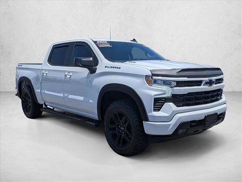 Used 2023 Chevrolet Silverado 1500 RST AWD/4WD image 3