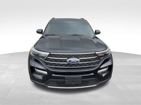 Used 2023 Ford Explorer XLT w/ Equipment Group 202A AWD/4WD image 3