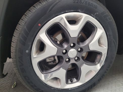 Used 2019 Jeep Compass Limited image 31