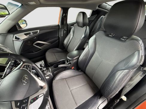 Used 2014 Hyundai Veloster w/ Style Package 02 FWD image 13