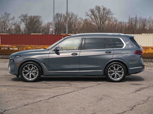 Used 2026 BMW X7 xDrive40i w/ Executive Package AWD/4WD image 4