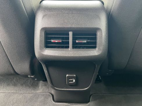 Used 2023 Chevrolet Equinox LT image 21