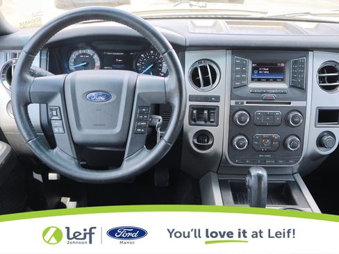 Used 2015 Ford Expedition XLT image 23