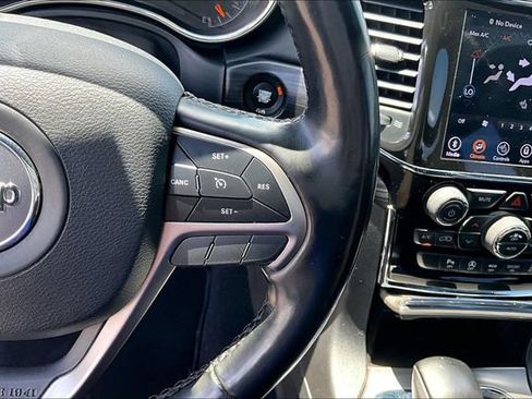 Used 2021 Jeep Grand Cherokee Laredo X AWD/4WD image 17