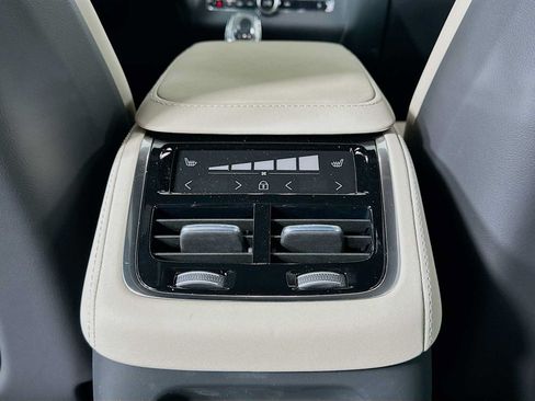 New 2026 Volvo XC90 T8 Plus w/ Protection Package Premier AWD/4WD image 23