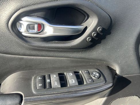 Used 2015 Jeep Cherokee Limited w/ Luxury Group image 15