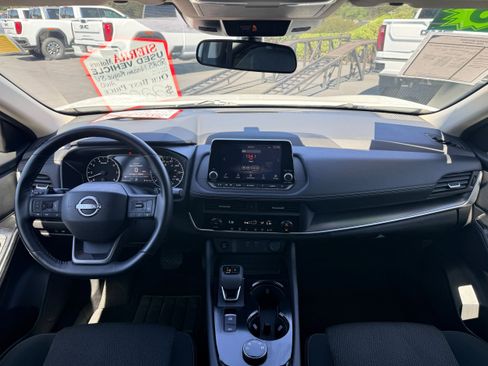 Used 2025 Nissan Rogue SV AWD/4WD image 19