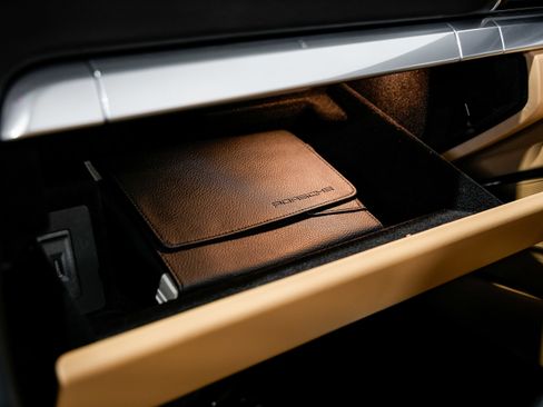 Used 2018 Porsche 911 Turbo image 18