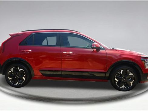 Used 2023 Kia Niro Wave FWD image 10