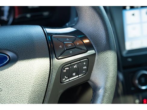 Used 2017 Ford Explorer XLT w/ Equipment Group 202A image 18