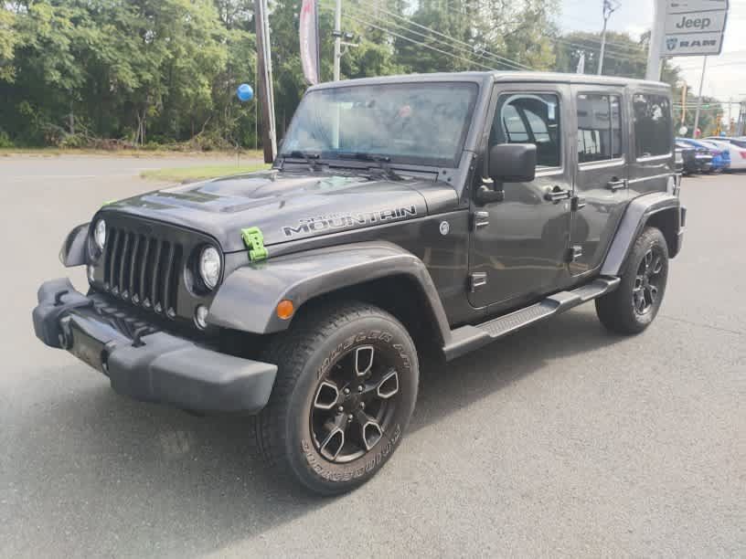 Used 2017 Jeep Wrangler Unlimited Sahara AWD/4WD image 2