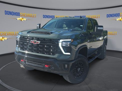 New 2026 Chevrolet Silverado 2500 ZR2 w/ LPO, Dark Essentials Package AWD/4WD image 4