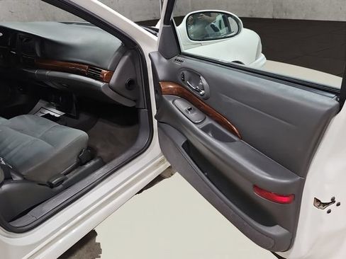 Used 2004 Buick Le Sabre Custom FWD image 25