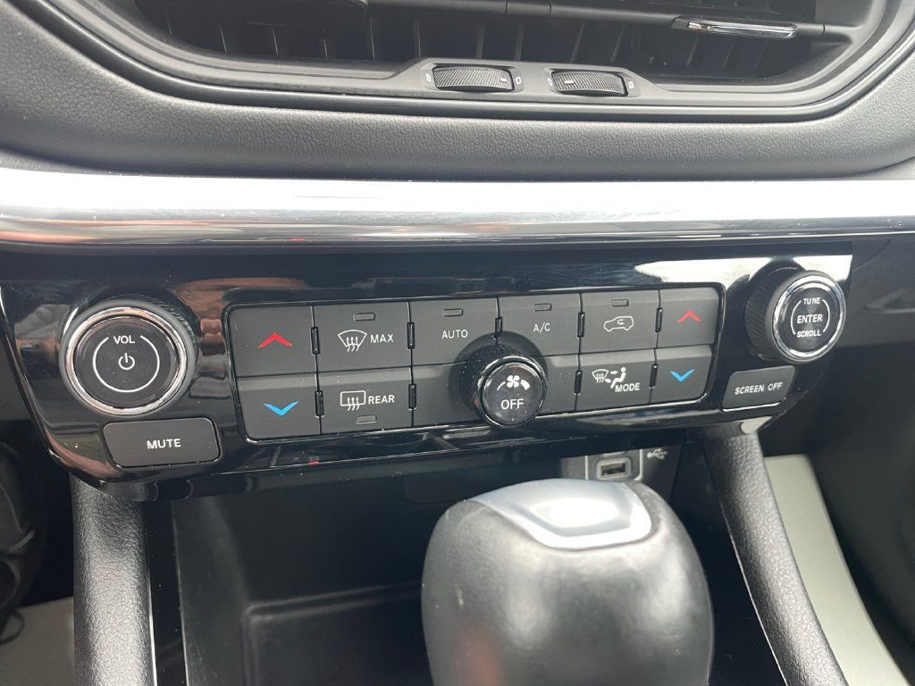 Used 2023 Jeep Compass High Altitude AWD/4WD image 28
