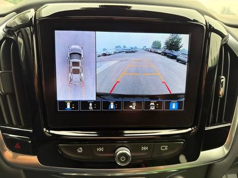 Used 2023 Chevrolet Traverse LT w/ LT Premium Package AWD/4WD image 34