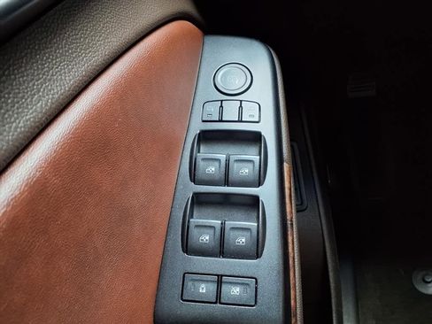 Used 2016 Chevrolet Suburban LTZ AWD/4WD image 23