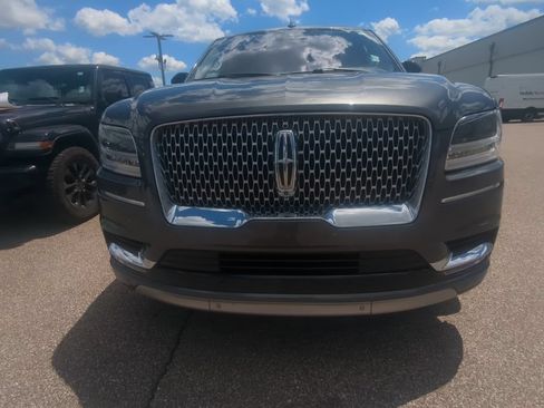 Used 2018 Lincoln Navigator Reserve w/ Technology Package AWD/4WD image 13