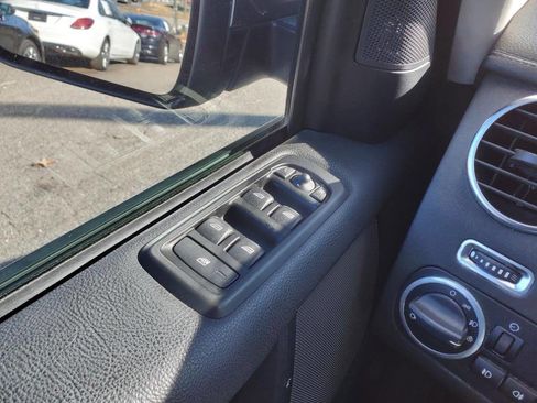 Used 2011 Land Rover LR4 HSE LUX image 28