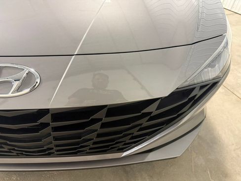 Used 2023 Hyundai Elantra SE FWD image 6