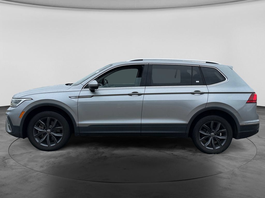 Used 2023 Volkswagen Tiguan SE AWD/4WD image 5