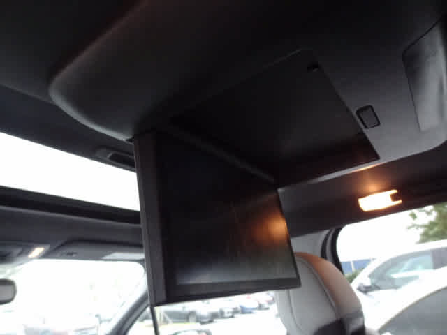 Used 2023 Toyota Sienna XSE w/ XSE Plus Package FWD image 14