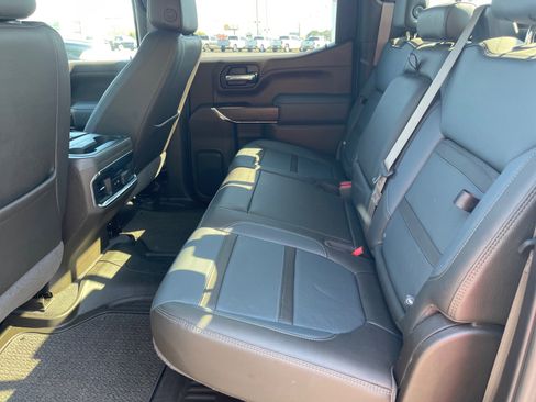 Used 2022 GMC Sierra 1500 Denali w/ Denali Premium Package AWD/4WD image 12
