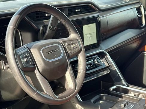 Used 2024 GMC Sierra 2500 Denali Ultimate AWD/4WD image 18