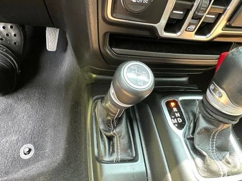 Used 2023 Jeep Wrangler Unlimited Sahara w/ Cold Weather Group AWD/4WD image 33