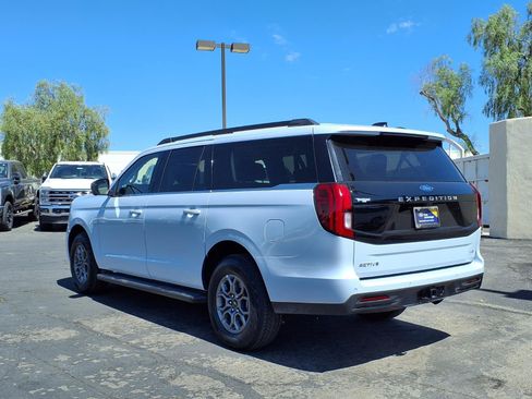 Certified 2025 Ford Expedition Active AWD/4WD image 5