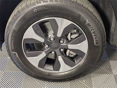 Used 2023 Jeep Grand Cherokee 4WD 4xe image 8