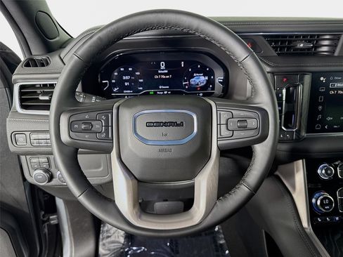 Used 2024 GMC Yukon Denali AWD/4WD image 12