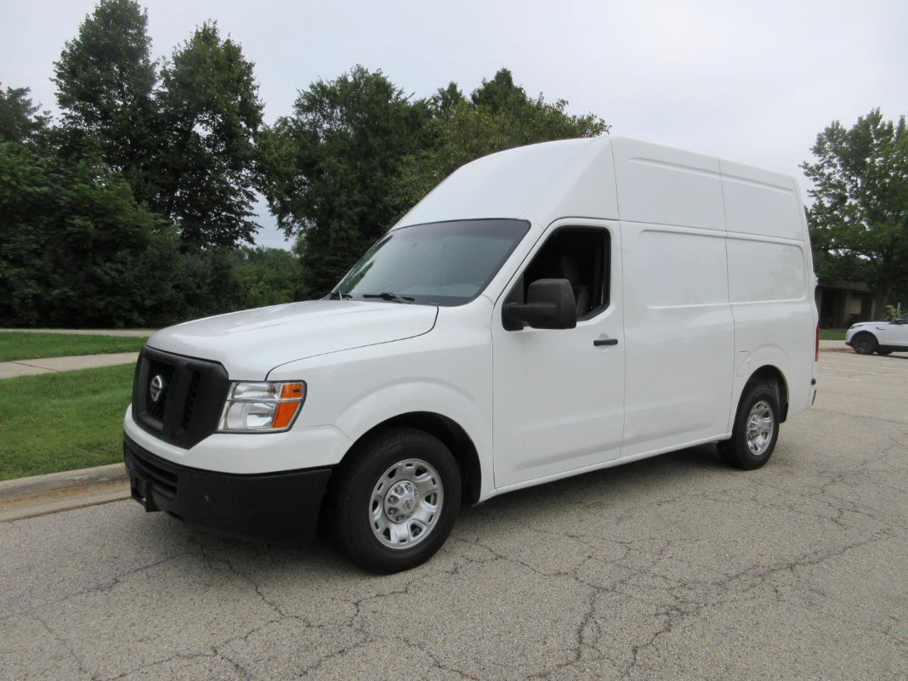 Used 2021 Nissan NV 2500 SV RWD image 2
