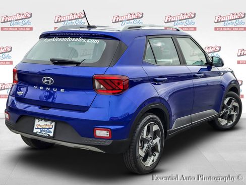 Used 2024 Hyundai Venue SEL image 8
